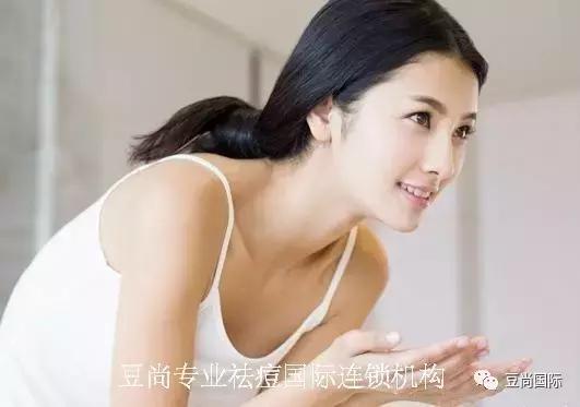 揭秘：如何预防痘印的产生？
