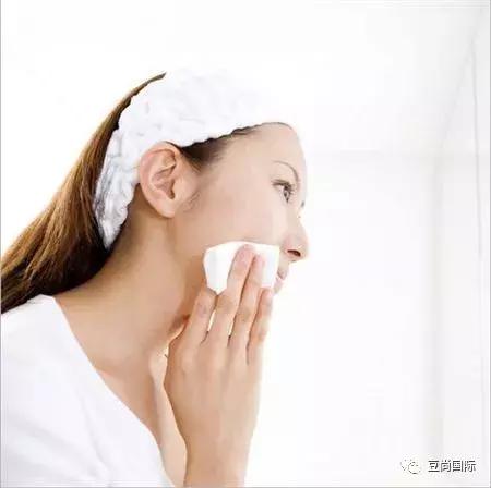 为什么有的人会长痘，有的人不会长？